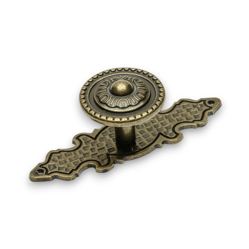 KNOPKA WP-1136, ANTICKÁ MOSAZD 